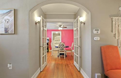 Columbia Casa | Bohemian Bungalow Pac-Man, walk downtown, pet friendly