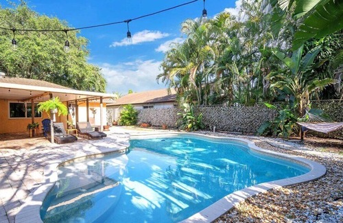 Davie Casa | Bohemian Gem 5 Bedroom Pool Home
