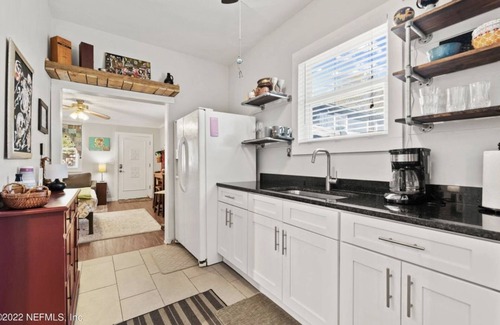Southbank Apartamento | Boho, bright + chic Studio in the City! Walkable, Peaceful and full of charm.