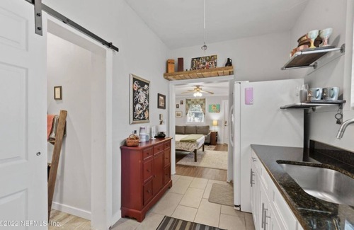 Southbank Apartamento | Boho, bright + chic Studio in the City! Walkable, Peaceful and full of charm.