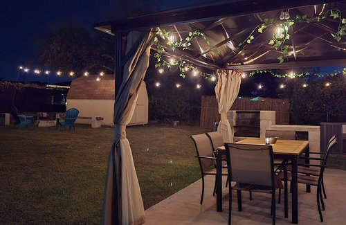 West San Antonio Casa | Boho home Near Lackland + SeaWorld + Kids Room