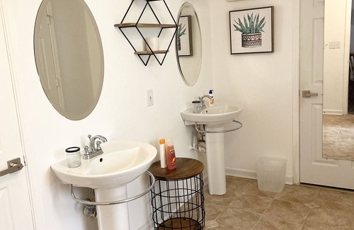 Sylvan Hills Casa | Boho In The City (10 Mins from Airport & Stadium)