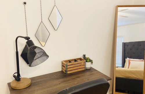 Sylvan Hills Casa | Boho In The City (10 Mins from Airport & Stadium)