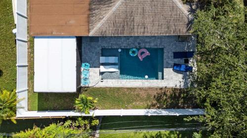 Largo Casa | Boho Retreat Heated Pool Mins to Beach Golf Shop