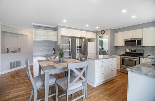 Bolingbrook Casa | Bolingbrook - Jonathan Way