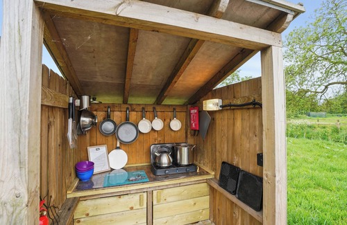 Attleborough Alquiler De RV | BOLLINGER Luxury Heated Yurt with Private Hot Tub