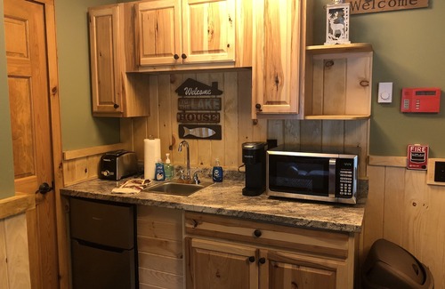 Bolton Landing Apartamento | Bolton Landing - walk to town! Come visit any Season!