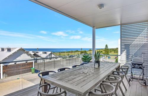 Caves Beach Villa | Bombora Beach House at Caves Beach Villas