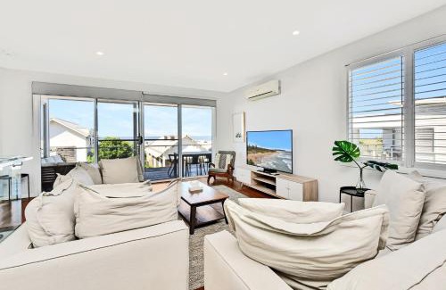 Caves Beach Villa | Bombora Beach House at Caves Beach Villas