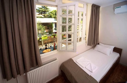 mtatsminda Hotel | Bon Voyage