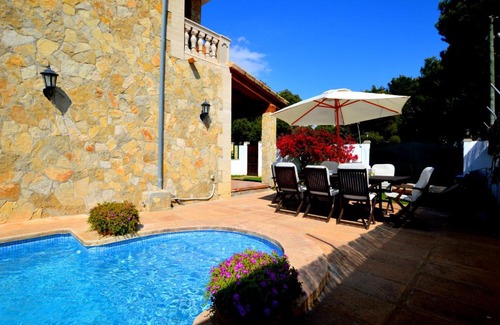 Can Pastilla Chalet De Esquí | Bonito chalet con piscina cerca del mar