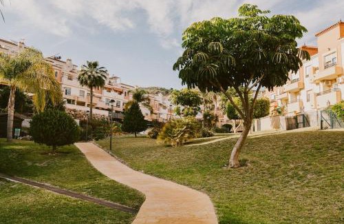Benagalbon Apartamento | Bonito piso junto a campo de golf, mar y montaña