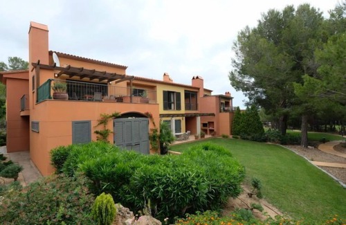 Bonmont Terres Noves Apartamento | Apartamento Bonmont by Interhome
