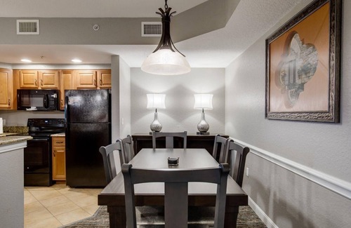 Lake Buena Vista Complejo | Bonnet Creek Getaway – Stylish 2BR Villa Near Disney Parks