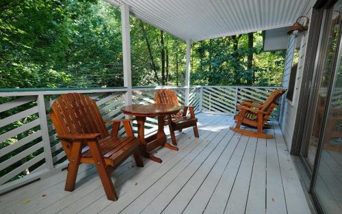 Chalet Village Villa | Bonnie and Clyde