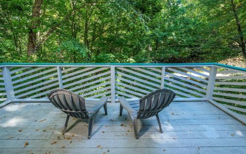 Chalet Village Villa | Bonnie and Clyde