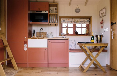 Bottesford Cabina | Bonnie's Shepherd's Lodge Retreat & Wellness