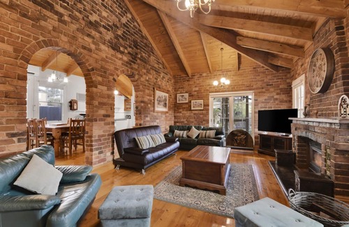 Bonnie Doon Casa | Bonnie Vibe - Spa bath, Sauna, Pool table,Wood Fireplace,Boat Parking,BBQ