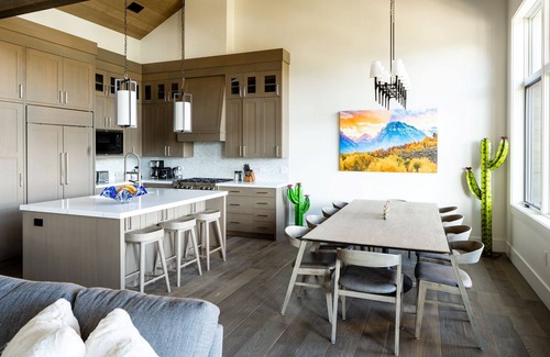 Spanish Peaks Casa | Book a Festive Getaway Today! Luxury Townhome in Spanish Peaks with Hot Tub!