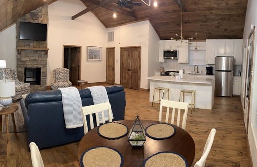 Mentone Casa | Book Fall B4 Sold Out+HotTub+OutdoorFP+Private+GR8 Coffee