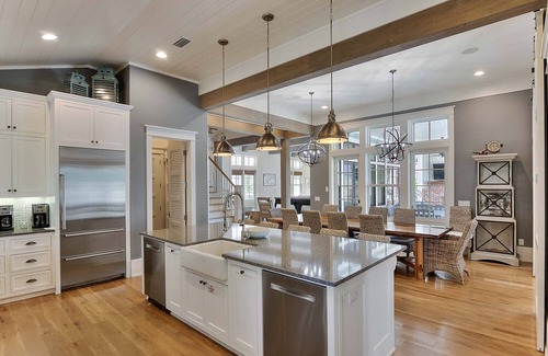 Watercolor Casa | ¡La piscina privada más grande de "Vermillionaire" en WaterColor! ¡Futbolín y ping pong!