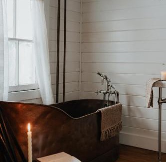 Hobart Apartamento | Book Village Inn - Twain Room Queen Bed