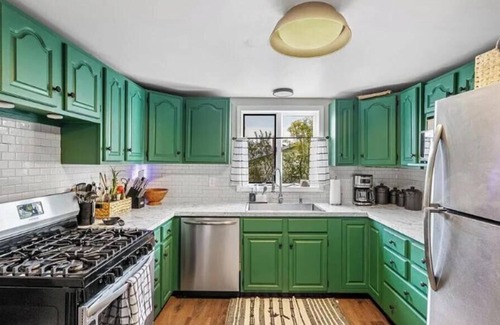 Lake View Casa | ~Booking for Bills Season~ 3B 2BATH Wanakah Heights Lakeside Home