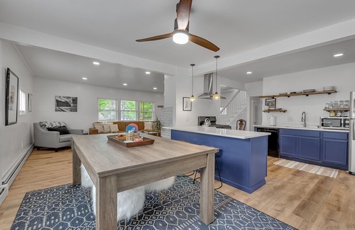 Lake Erie Beach Casa | ~Booking Year-Round~ 3BR 2BATH Fully-Remodeled Lakeside Home