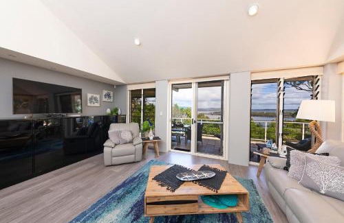 Green Point Casa | Booti Booti Chateau Lakeside