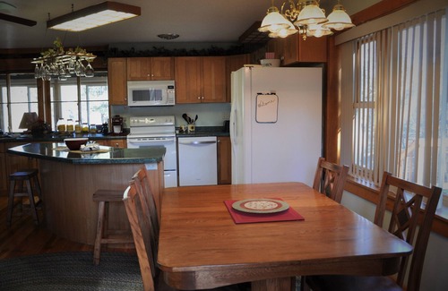 Custer Cabina | Fronteras Bosque Nacional / Plazas 8 Cerca de la ciudad / Privacidad Sí!