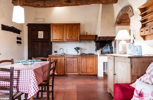 San Macario In Monte Apartamento | Borgo Cerbaiola by Interhome