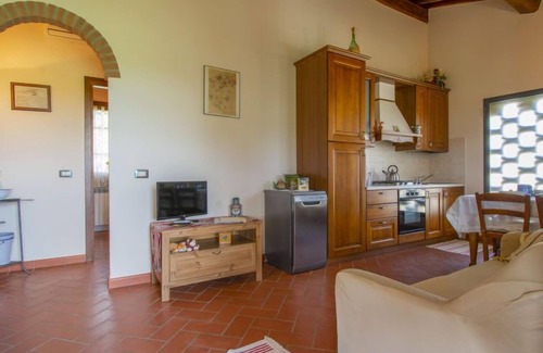 Cerreto Guidi Apartamento | Borgo Fontana by Interhome
