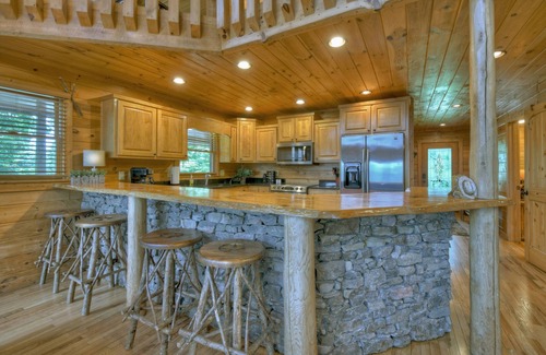 Foxfire Estates Cabina | Born In The Rockies | MTN Views | Hot Tub | Fire Pit
