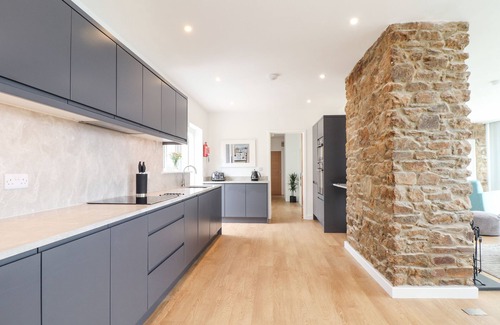 Porthleven Casa | BOSCREGAN, family friendly, country holiday cottage in Porthleven