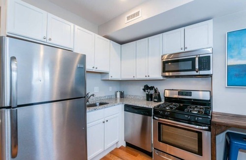 Roxbury Condominio | Boston Apartment | near T