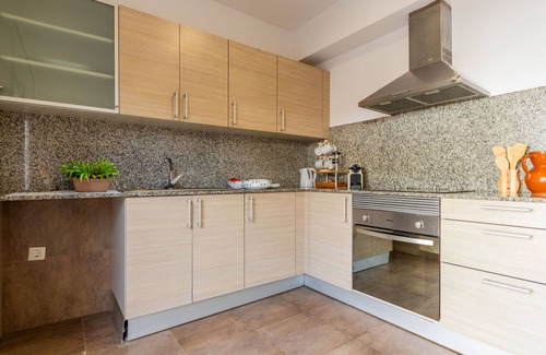 El Castell de Montornés Casa | Bouganvilla by Interhome