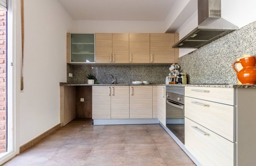 El Castell de Montornés Casa | Bouganvilla by Interhome