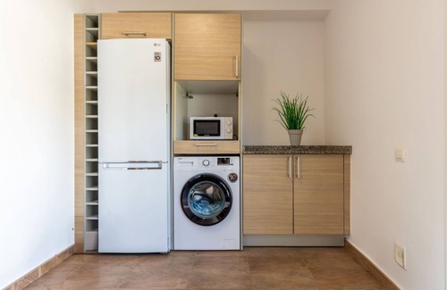 El Castell de Montornés Casa | Bouganvilla by Interhome