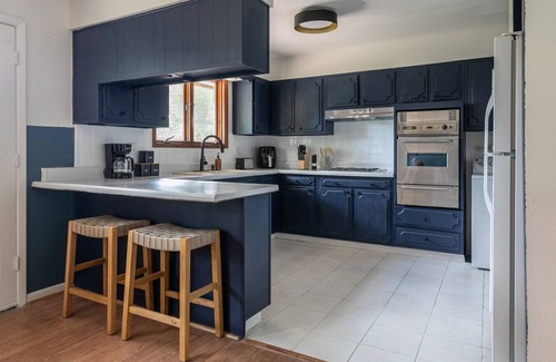 South Boulder Casa | Boulder Basecamp – 6BR Home w/ Deck & Views