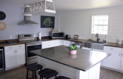 Fidelity Casa | Bountiful Cabin + Hot Tub