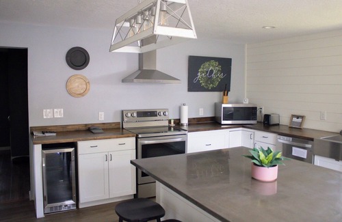 Fidelity Casa | Bountiful Cabin + Hot Tub