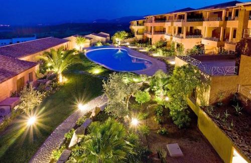 Porto Pozzo Apartamento | Boutique Apartment no 24 with Sea View and large Pool