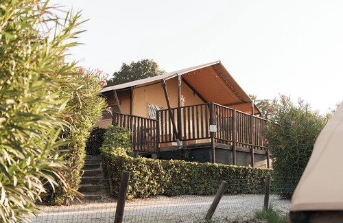 Montefiore dell'Aso Alquiler De RV | Boutique Glamping Safaritent, met uitzicht op Adriatische zee