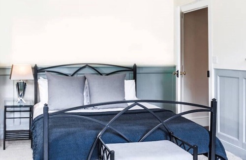 Earls Barton Hotel | Boutique Historical Country House