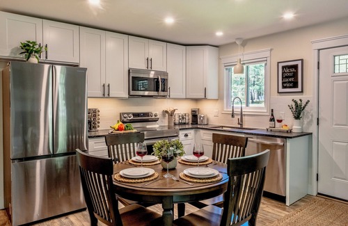 Tobyhanna Casa | Boutique Home: Tranquil Lake. Hot Tub. Fire Pit. Community Pool. Golf Course