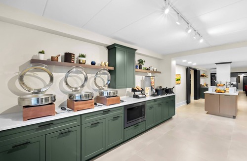 Tinton Falls Apartamento | Boutique hotel offers modern amenities and upscale luxury suites with kitchens.