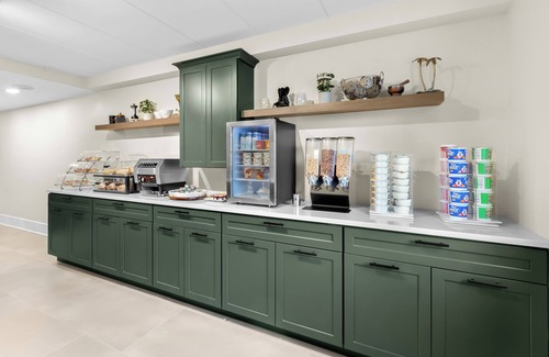 Tinton Falls Apartamento | Boutique hotel offers modern amenities and upscale luxury suites with kitchens.