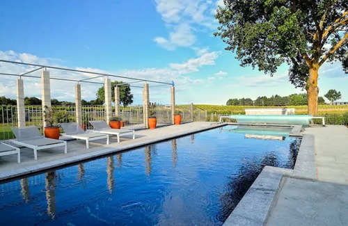 Haumoana Apartamento | Boutique, Unique, in Vineyard, with Bicycle Hire