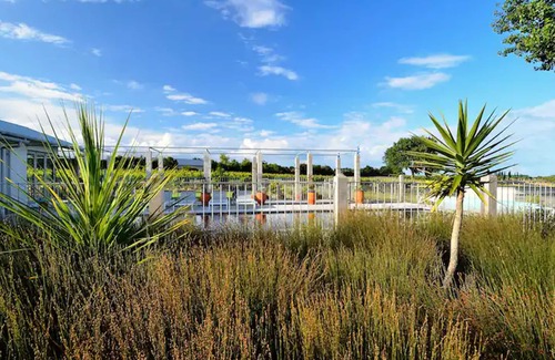 Haumoana Apartamento | Boutique, Unique, in Vineyard, with Bicycle Hire