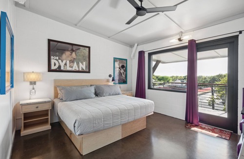 Folly Beach Hotel | Boutique Vera Hotel Room 403: King Room in the Heart of Folly Beach